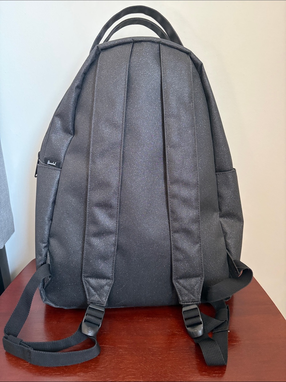 Herschel Backpack - Picture 2 of 3
